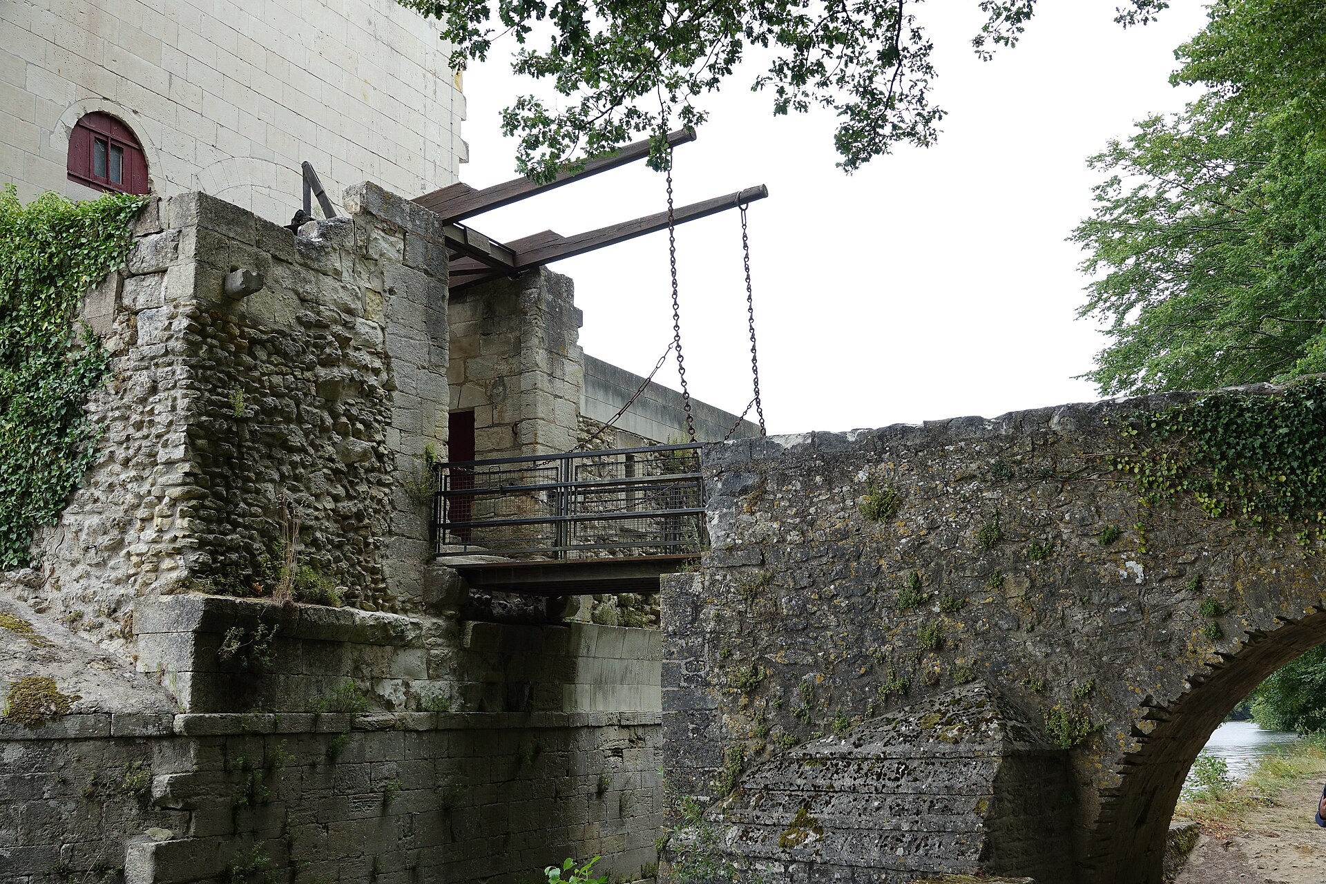 A remarkable woman directed the building of the early château