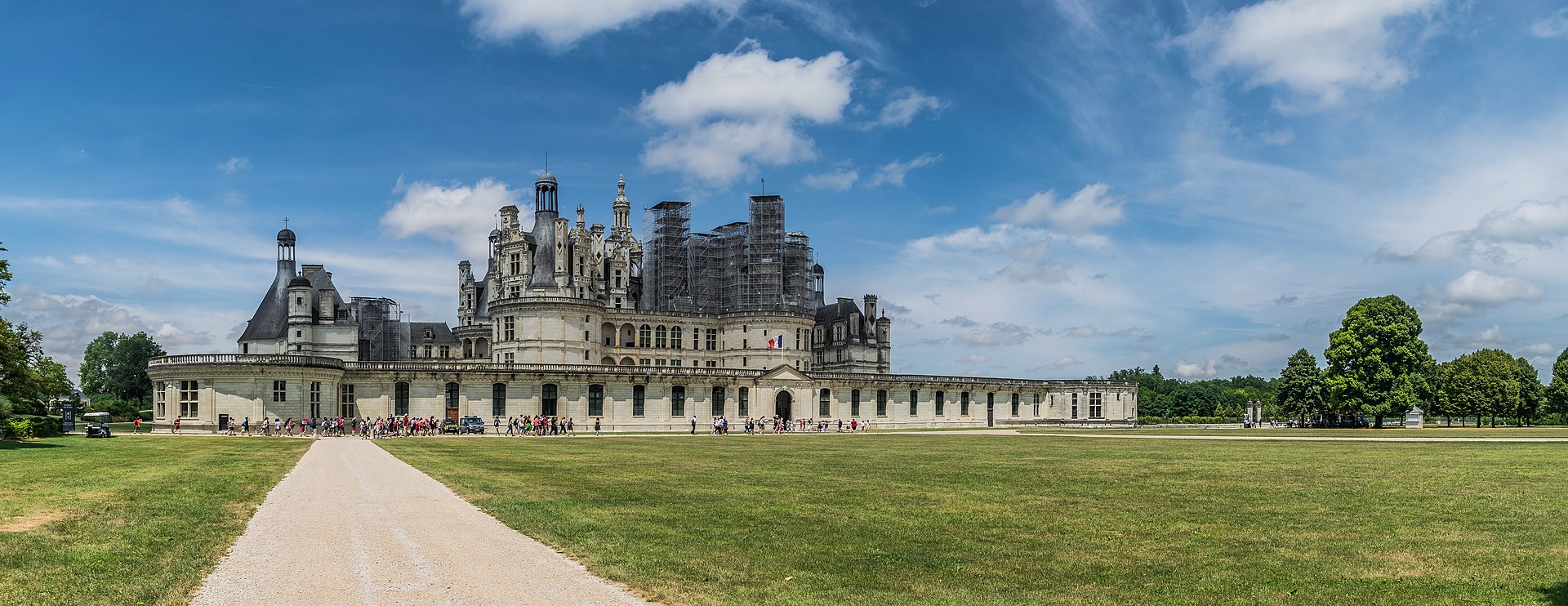 The immense scale of Chambord seen from the southeast