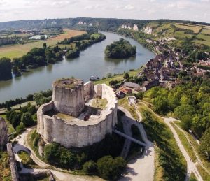 Château Gaillard on its cliff above the Seine, seen from the air