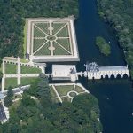 Château de Chenonceau spanning the River Cher