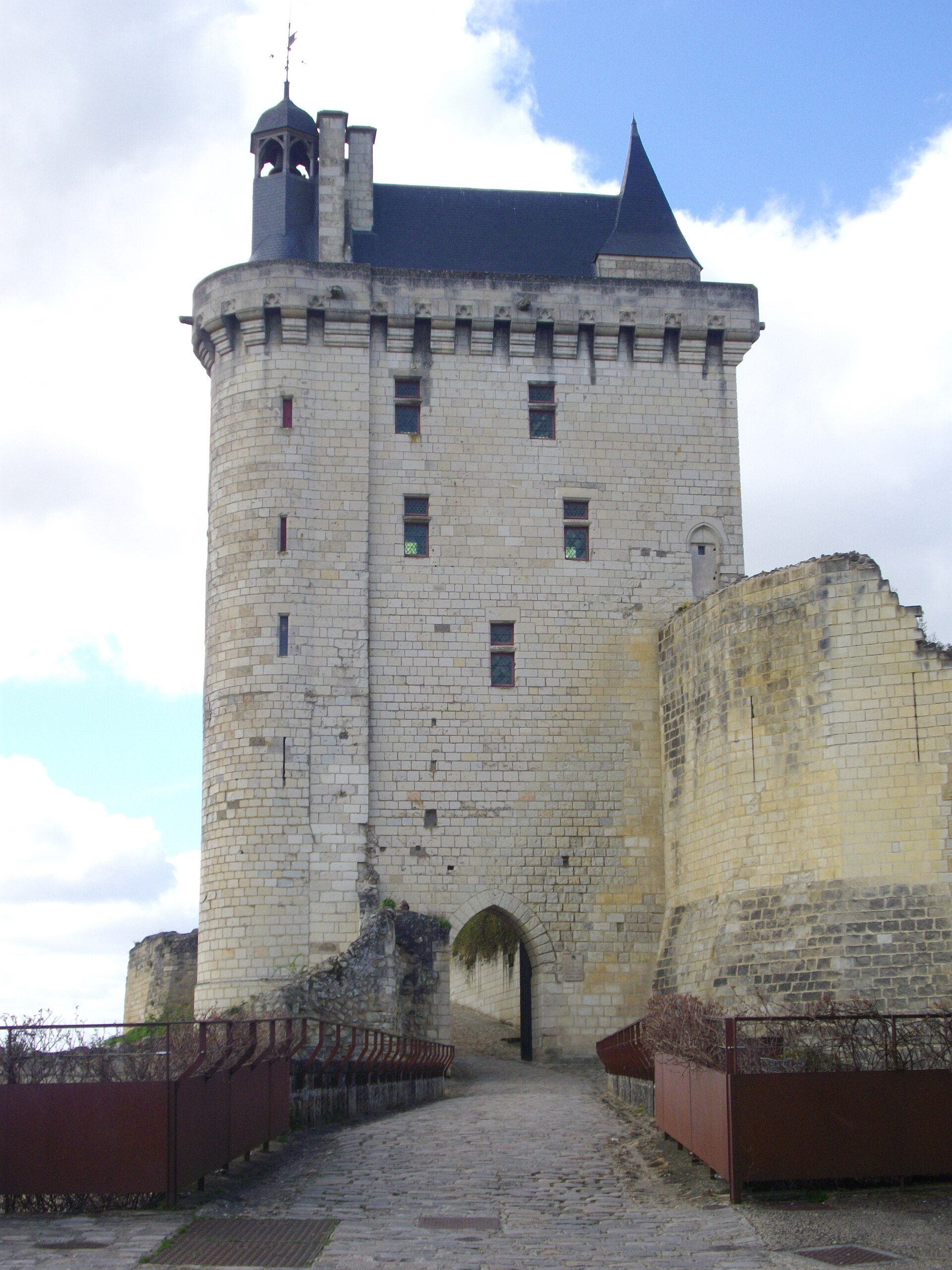 The long defensive line and lodgings of the fortress