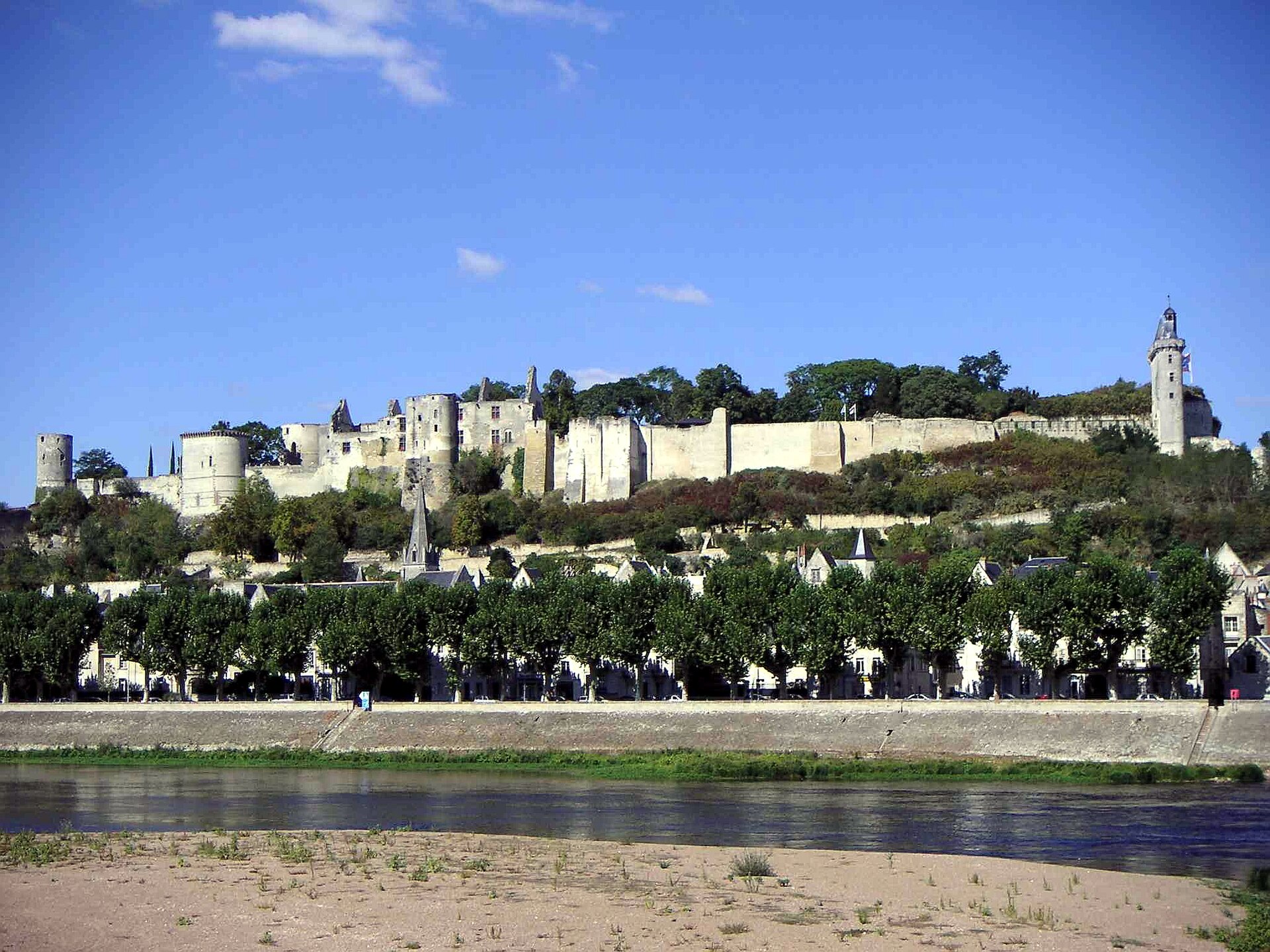 The fortress of Chinon rising above the River Vienne