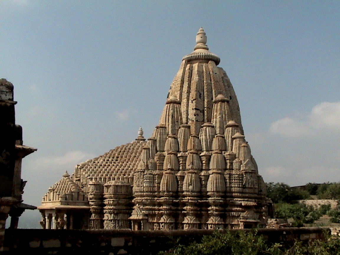 Chittorgarh contains many temples, including that of the saint-poet Meerabai.