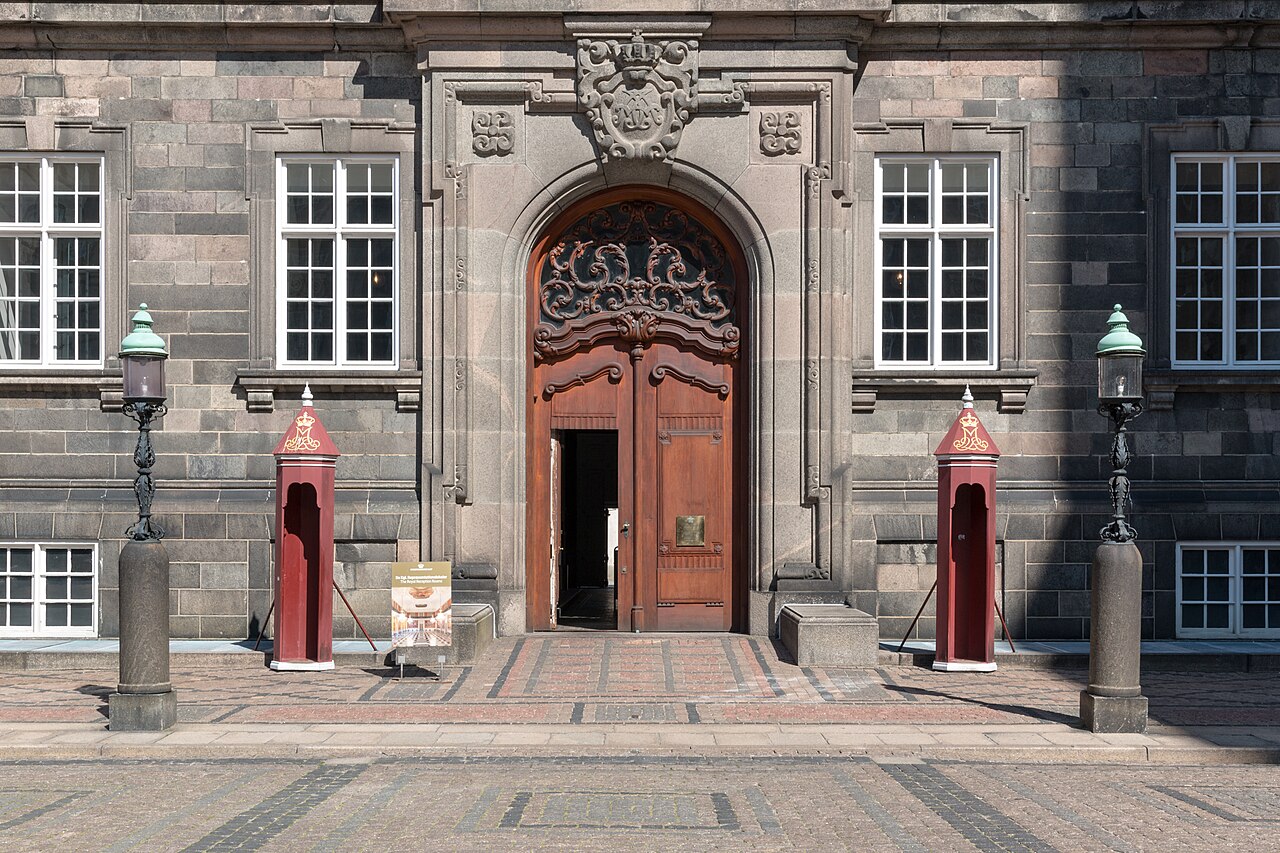 A closer look at Christiansborg on film