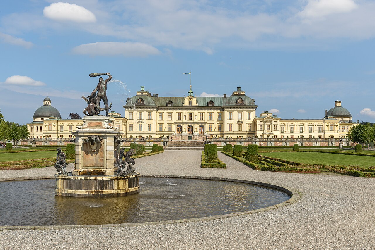 The famous Hercules fountain in the Baroque garden.