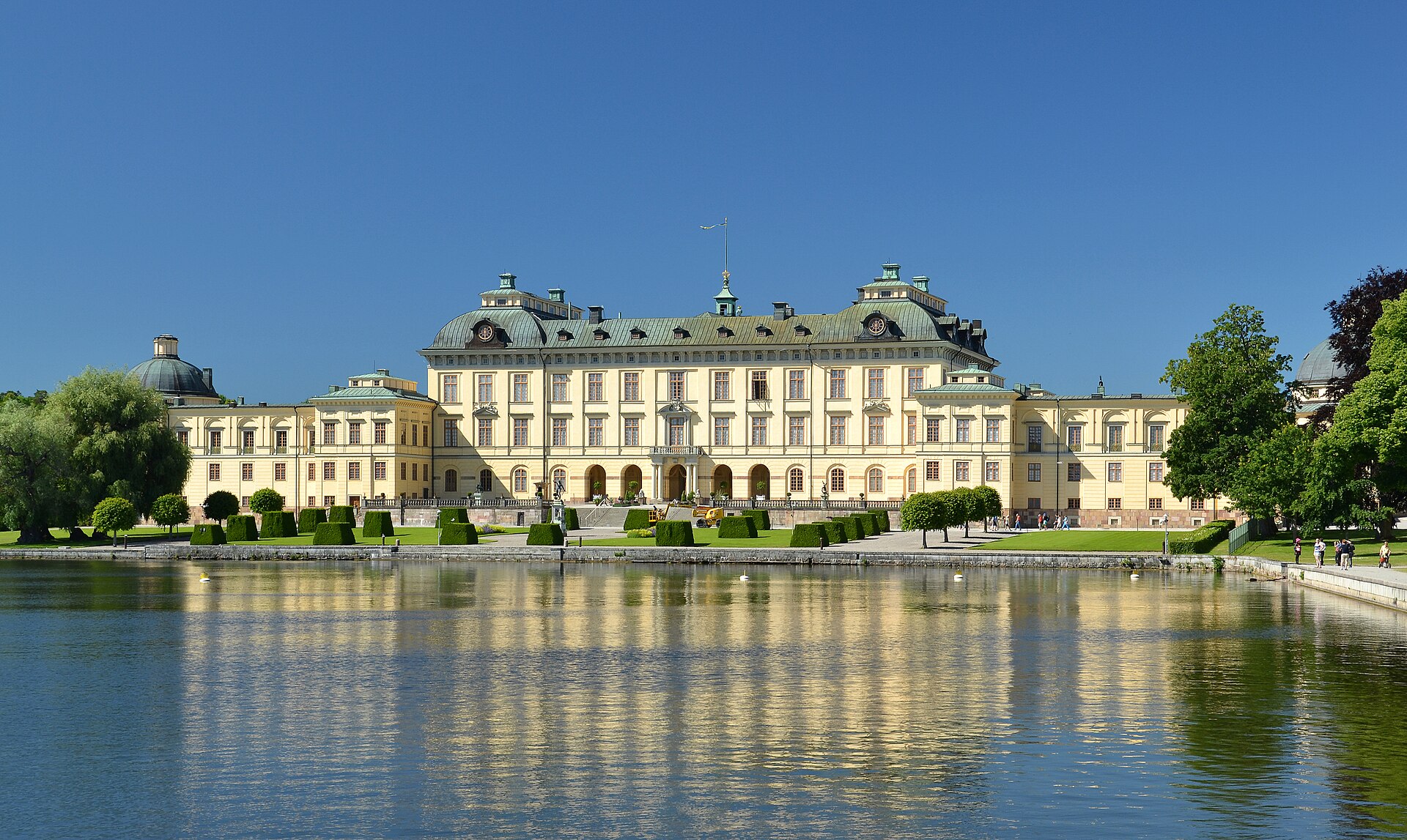 The present palace rose after an earlier one on the site burned down in 1661.