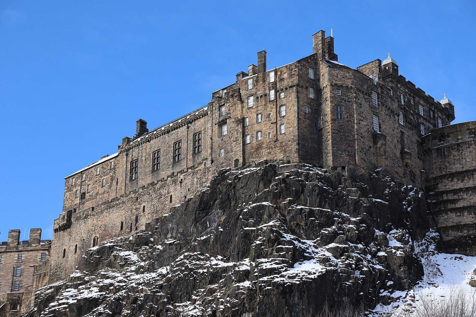 The Half Moon Battery and royal buildings clustered at the summit of the rock