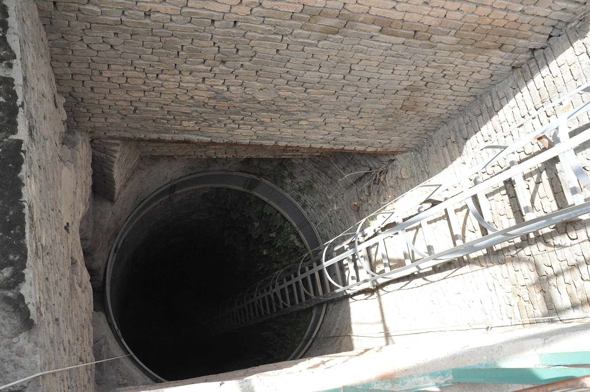 Under the Sasanians, Arbela was a center of both Christianity and the Zoroastrian faith.