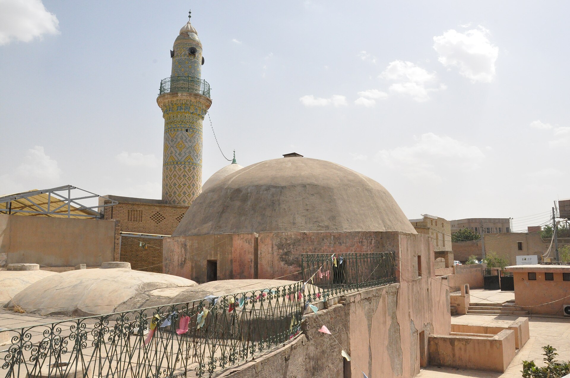 The elegant Mudhafaria Minaret, dating from Gökböri's time, still stands near the citadel.