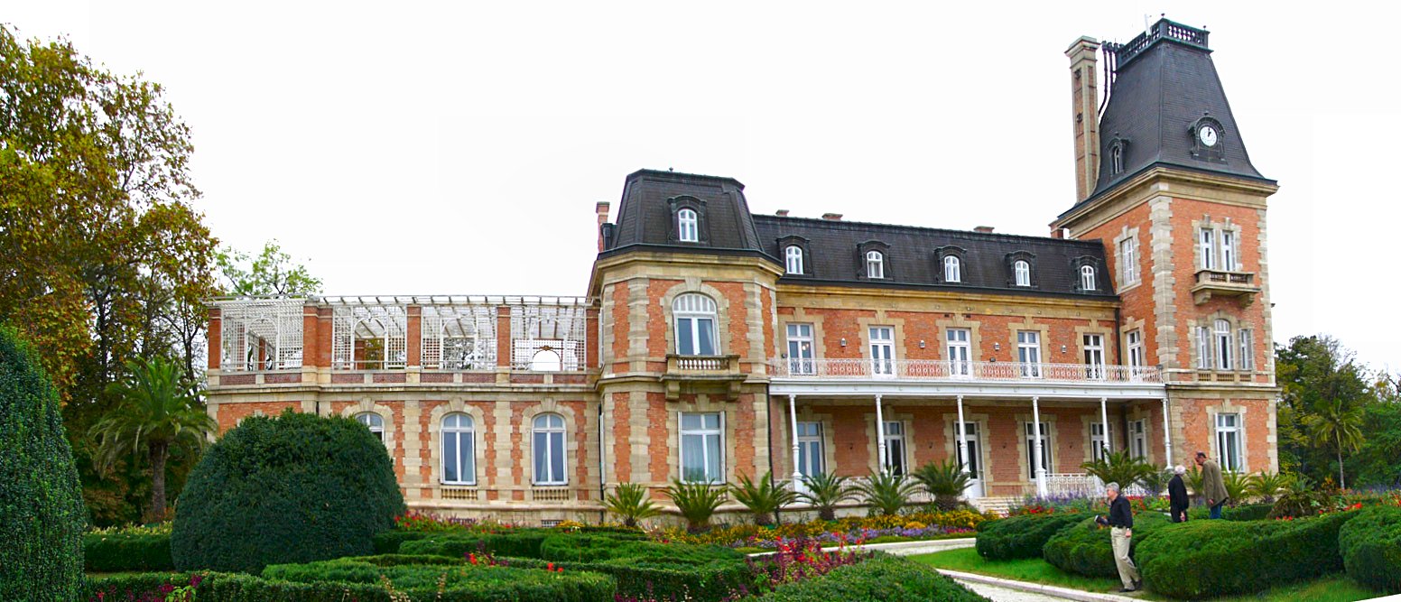 A view of Euxinograd palace amid its park
