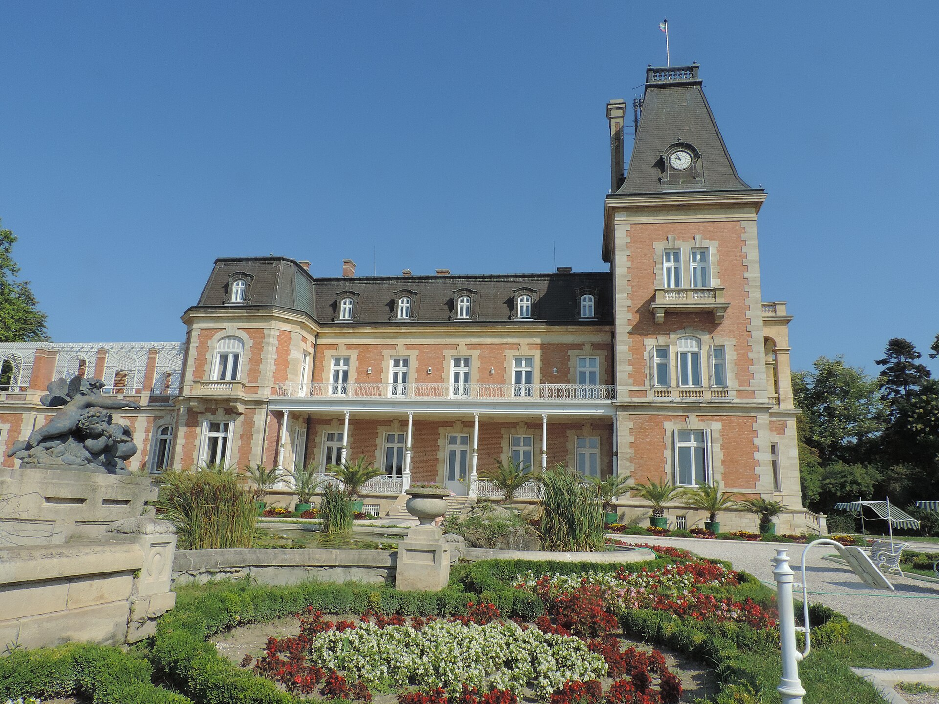 The palace amid its magnificent park