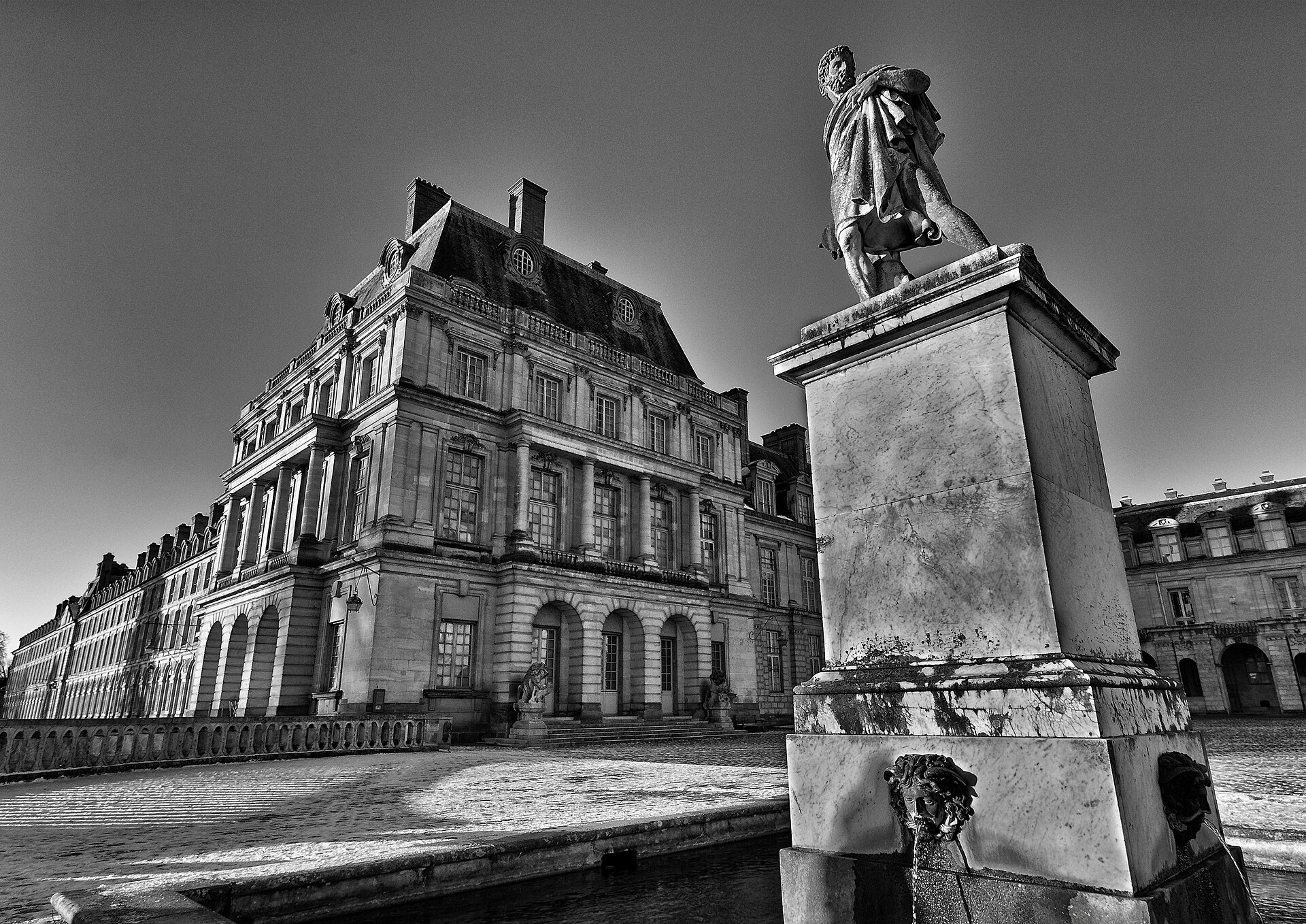 Later rulers renewed the palace across the nineteenth century