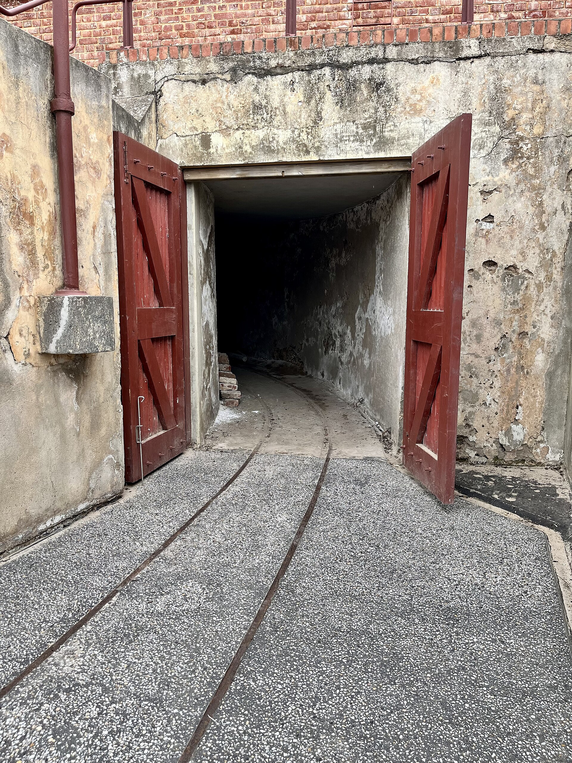 Disappearing guns let the weapon fire then drop behind cover
