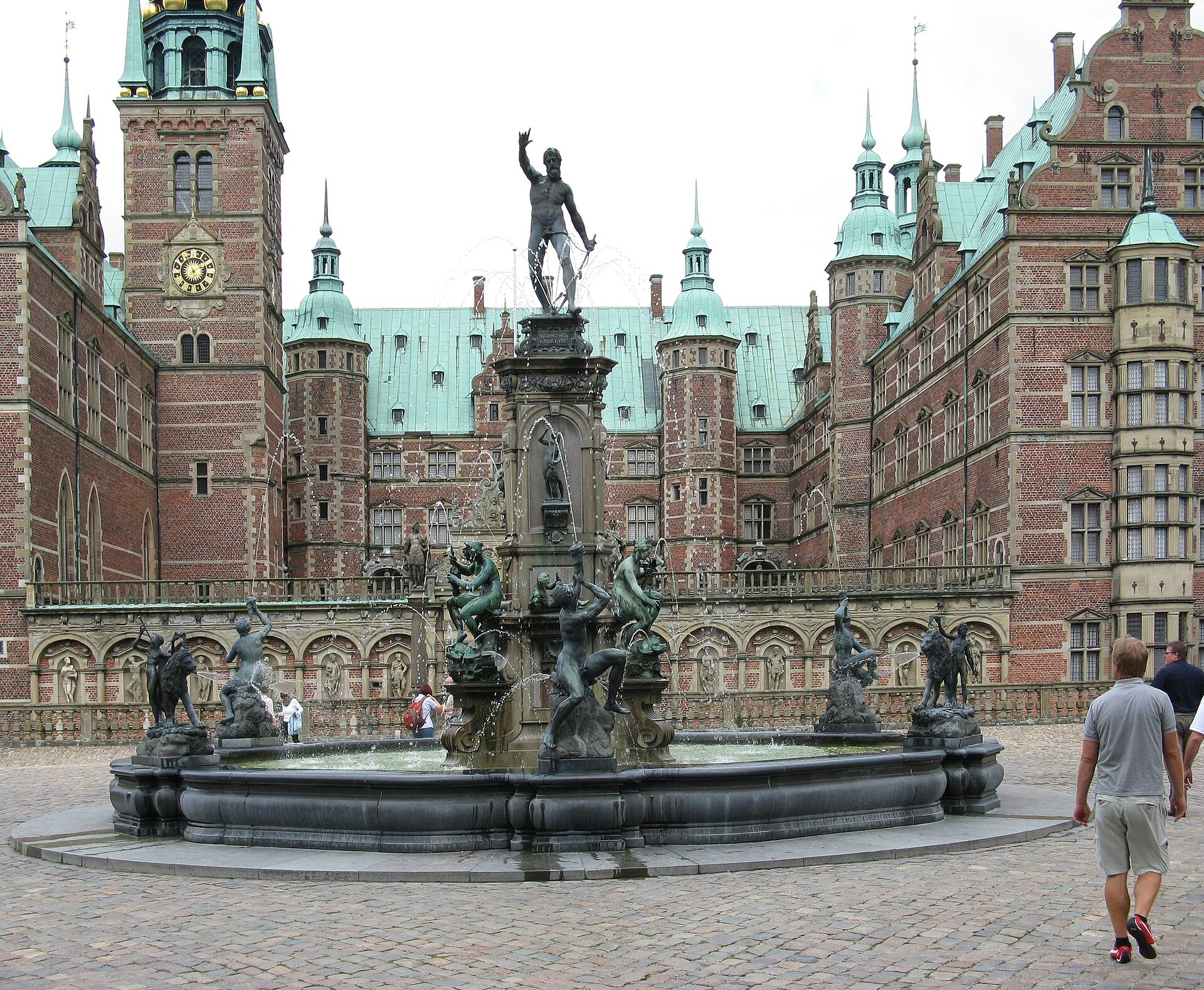 A splendid Neptune Fountain crowns the palace courtyard, a Renaissance masterpiece restored after theft.