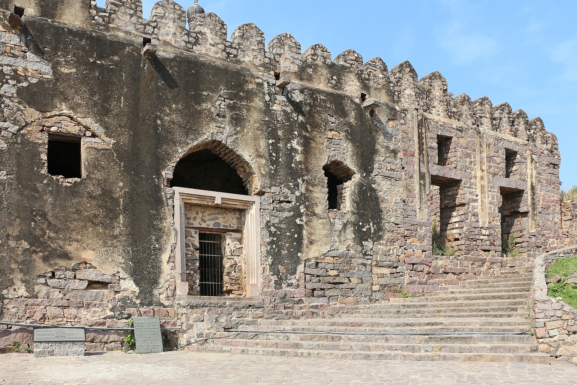 In 1687 the Mughal emperor Aurangzeb captured Golconda after an eight-month siege.