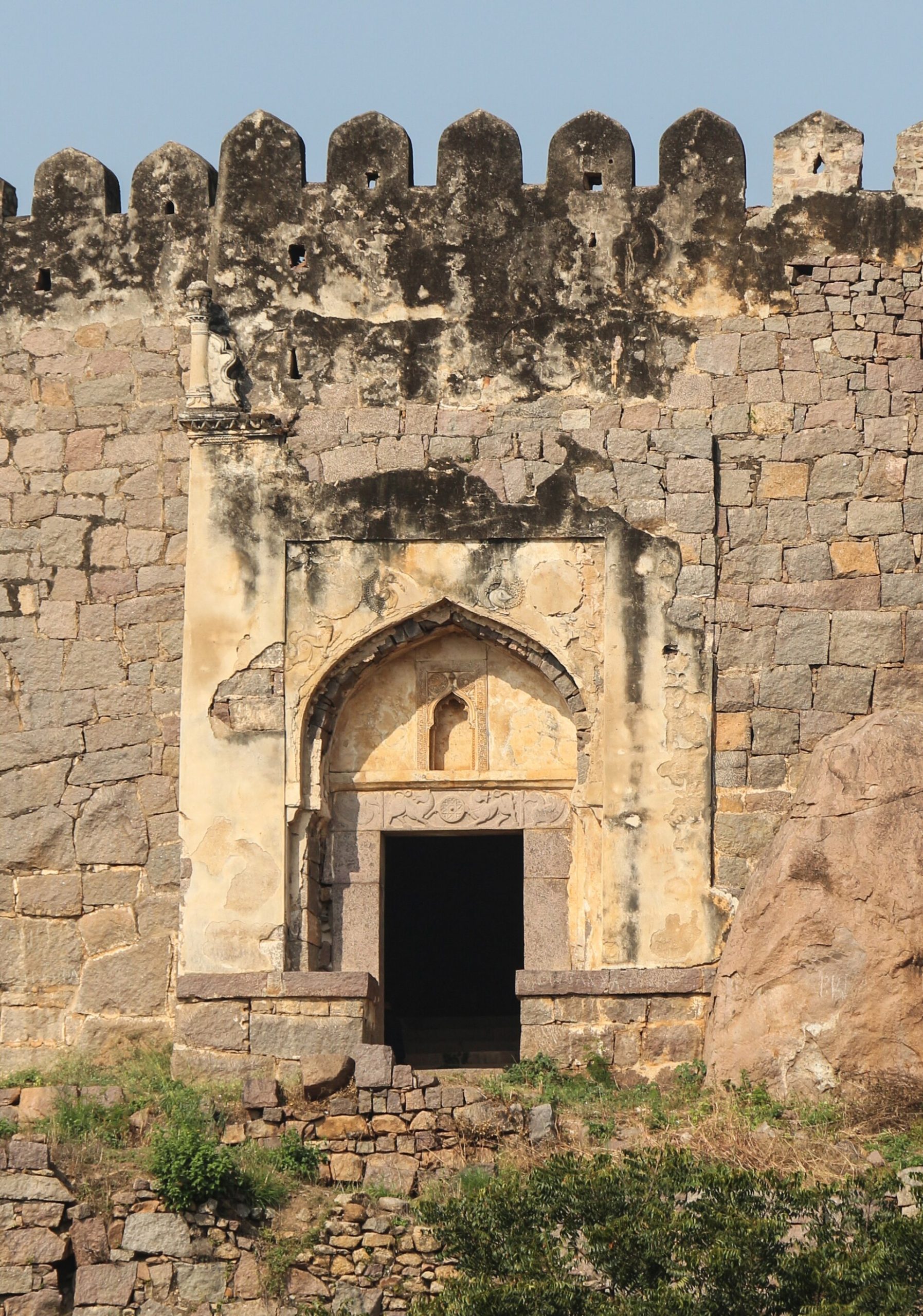 An ingenious system of Persian wheels and channels supplied water to the whole fortress.