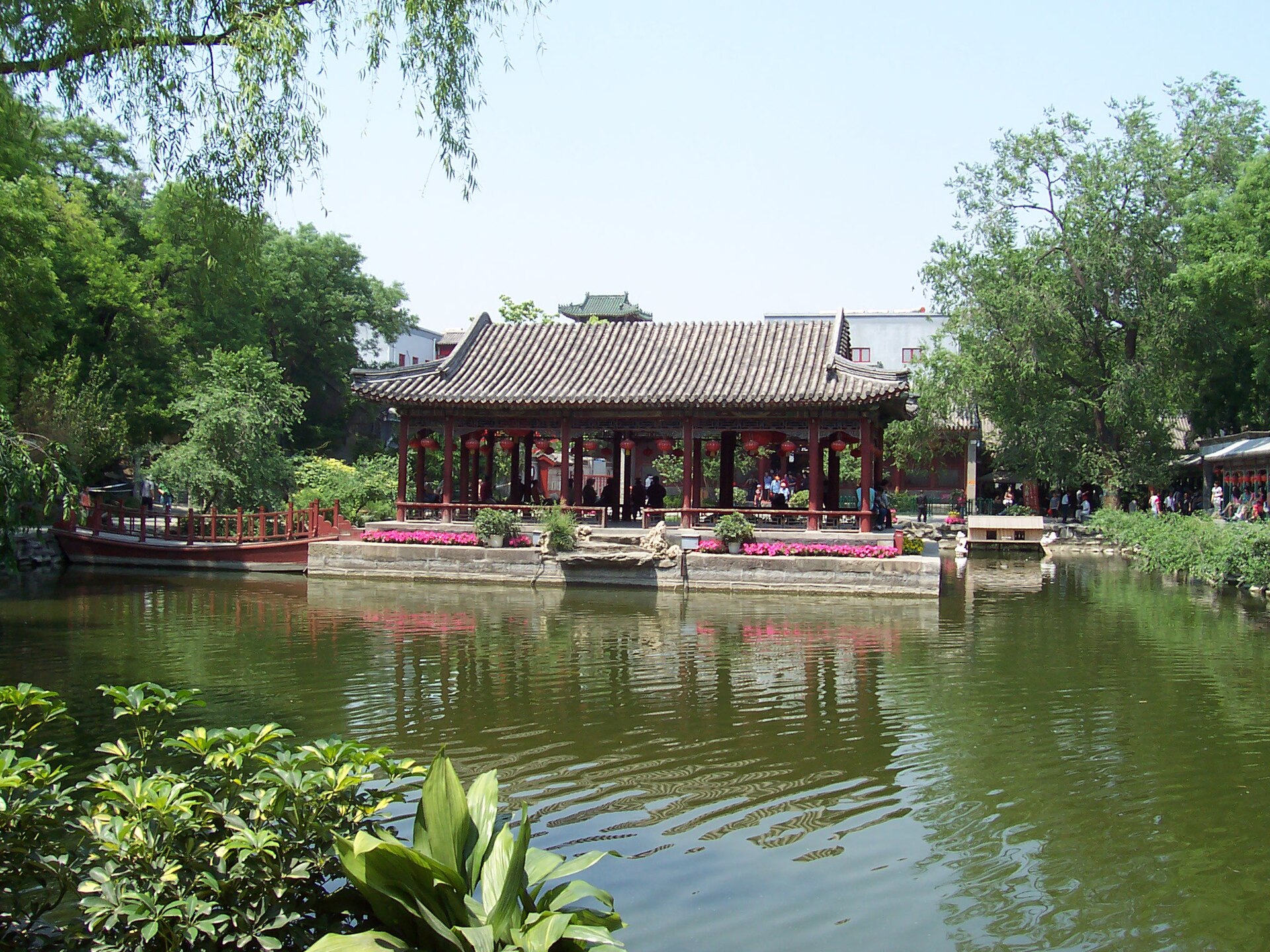 Paths and greenery of the princely garden