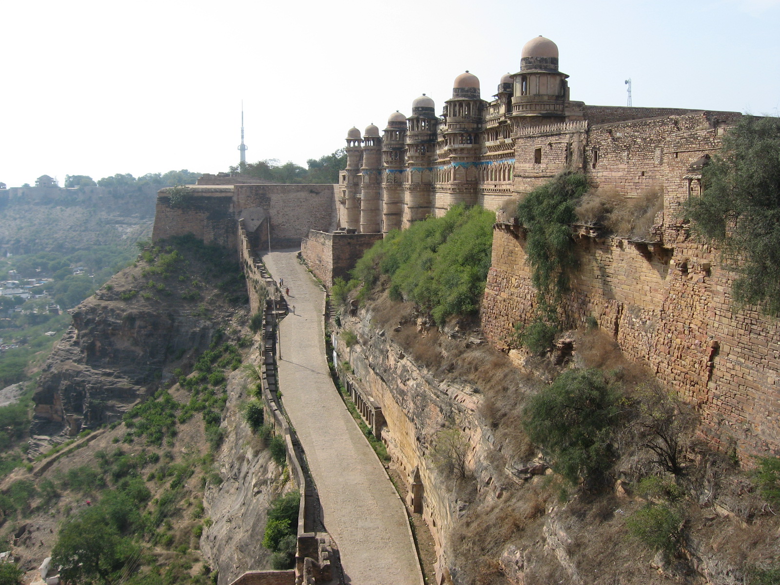 Gwalior rises on an isolated sandstone hill about 100 meters above the city.