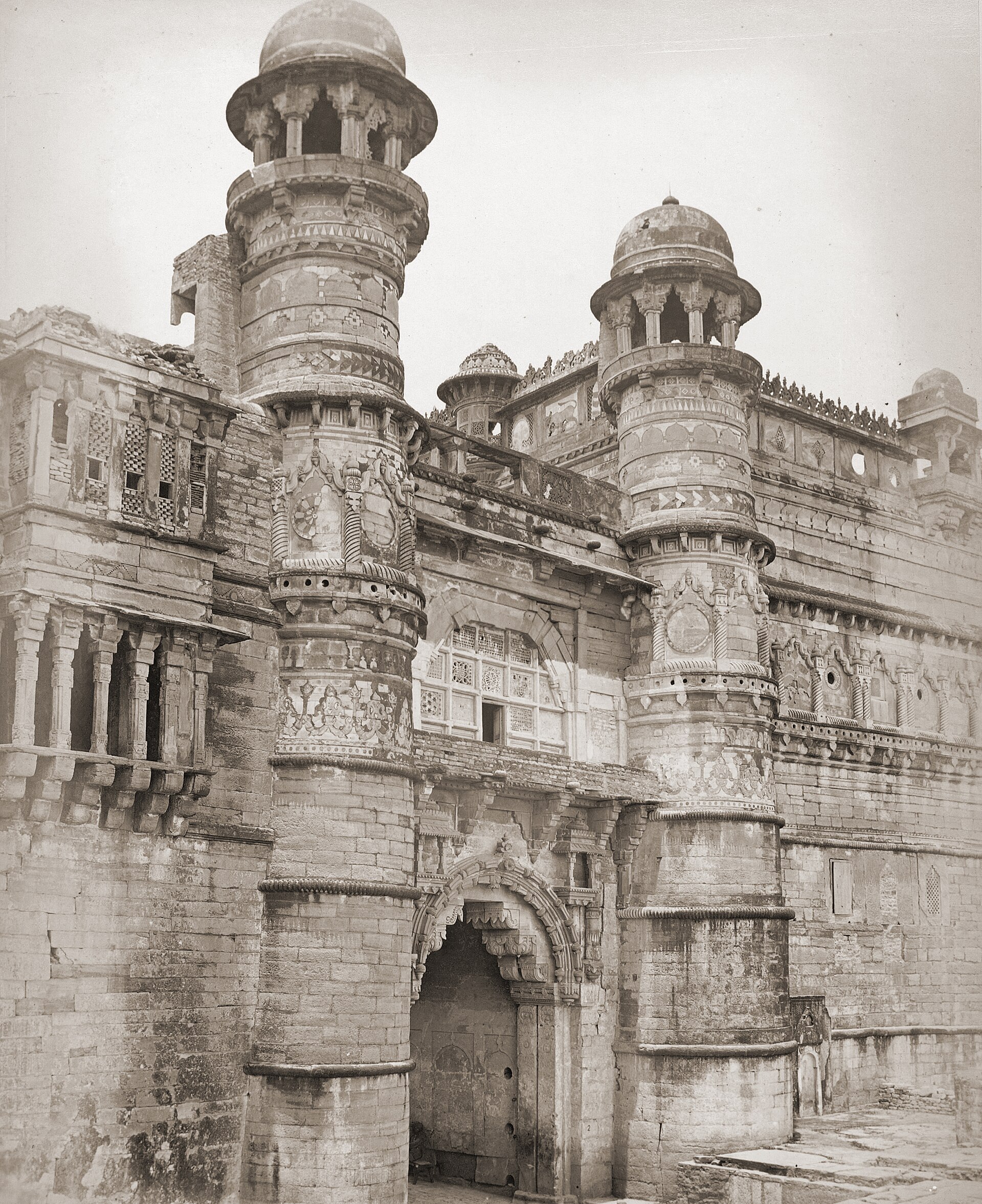 The Hathi Pol, the Elephant Gate at the entrance to the palace