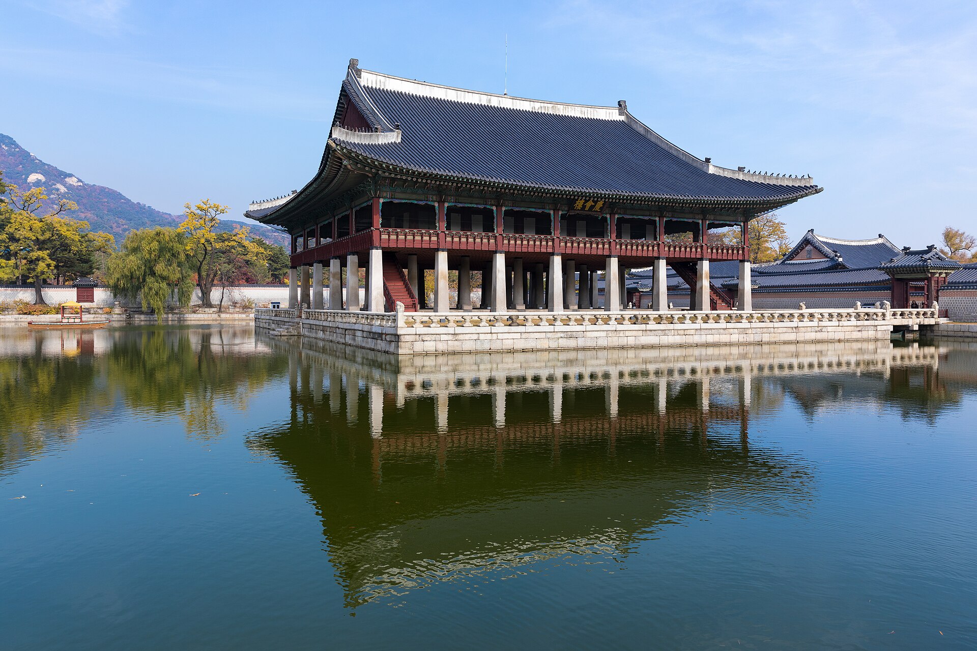 The great banquet pavilion Gyeonghoeru, raised on stone pillars above its rectangular pond.