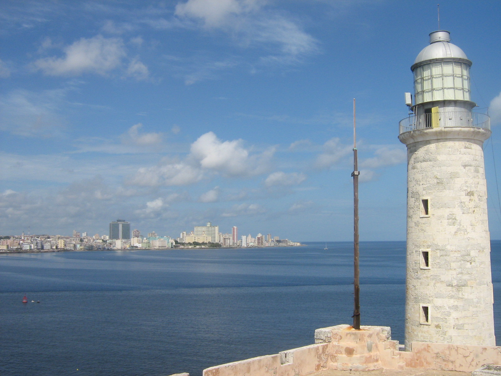 The lighthouse of the Castillo de los Tres Reyes del Morro