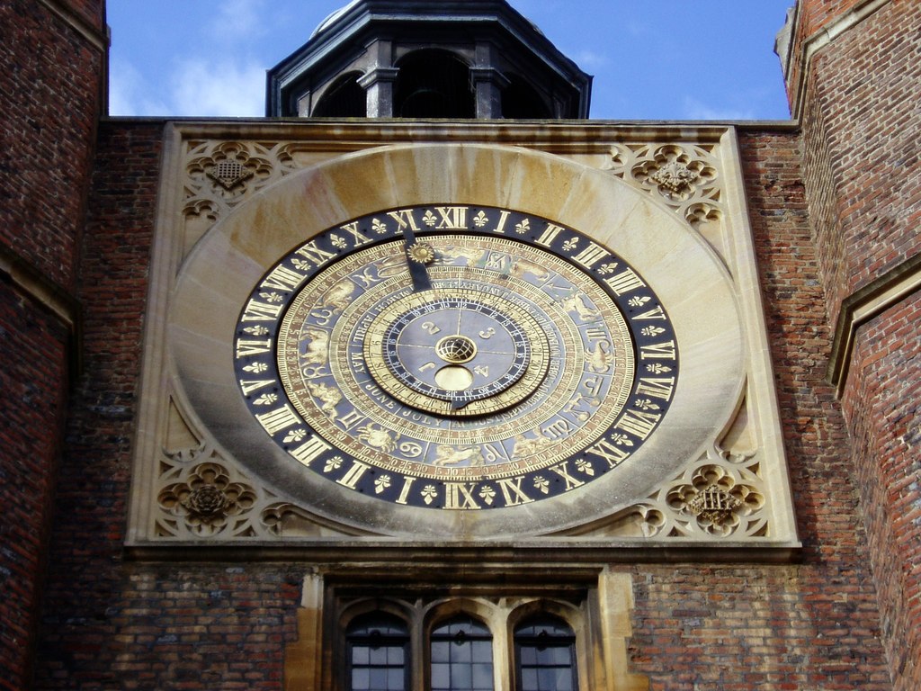 The astronomical clock on Anne Boleyn's Gateway