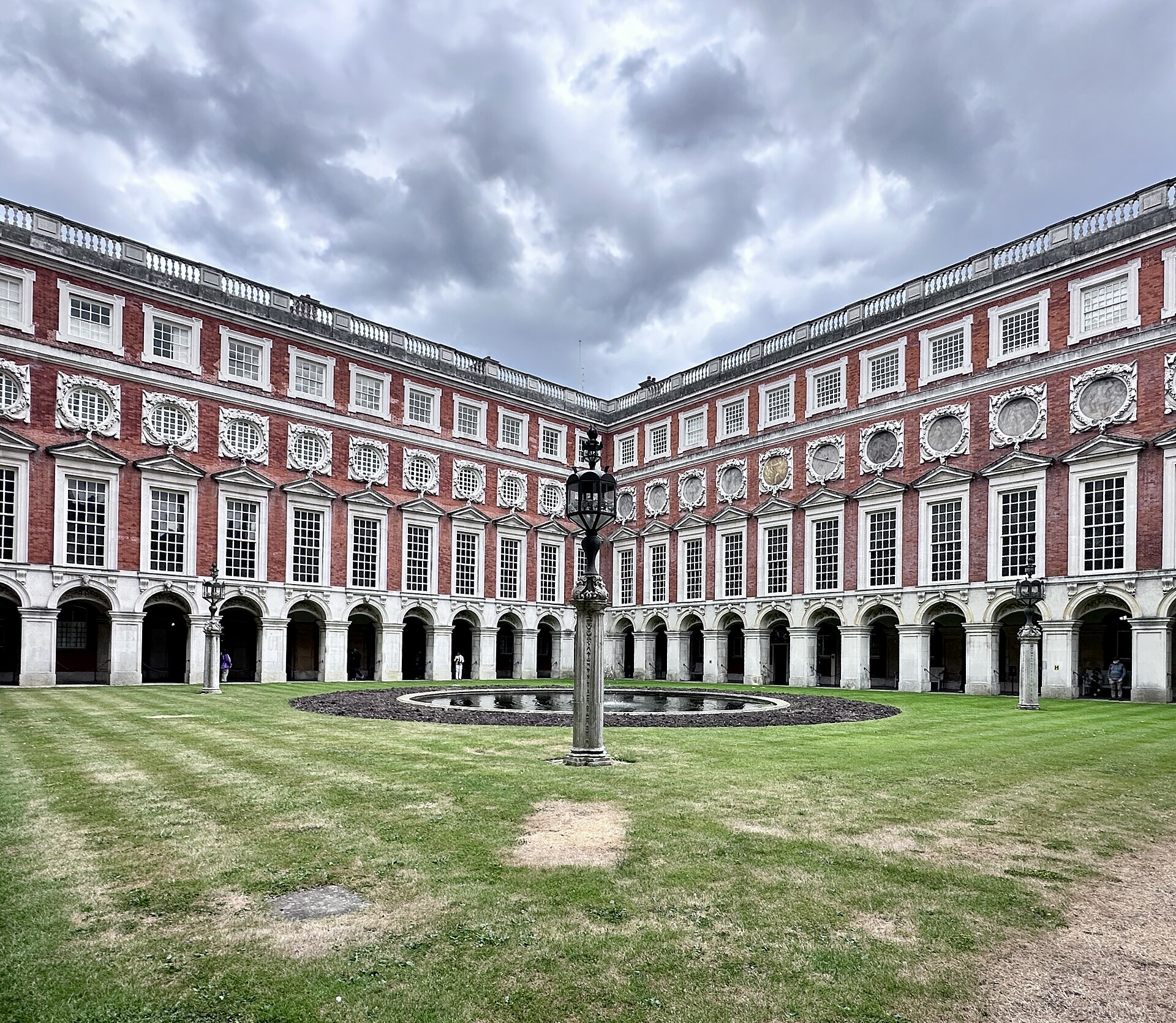 Fountain Court, at the heart of Wren's Baroque palace