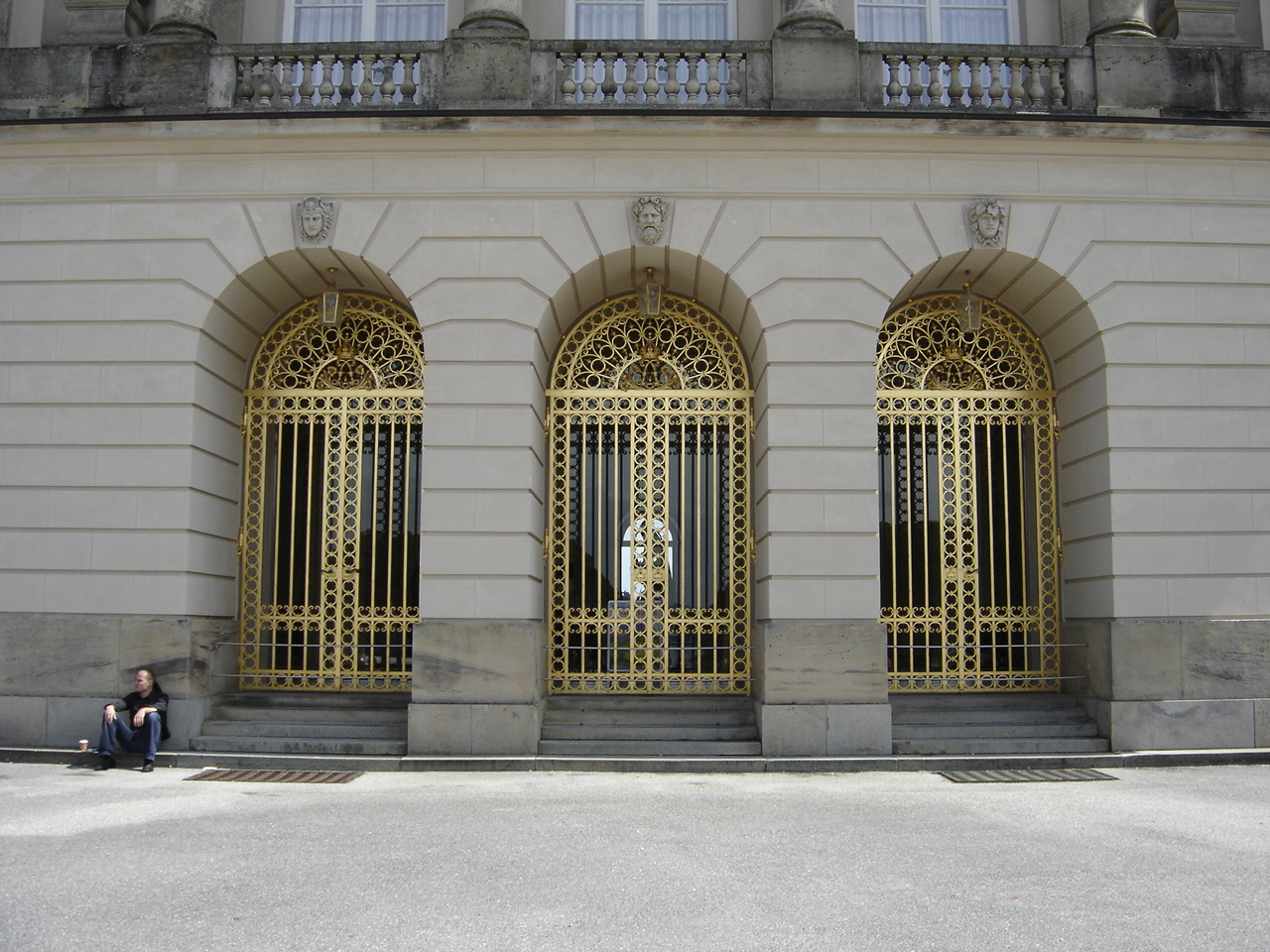 The front entrance of the palace