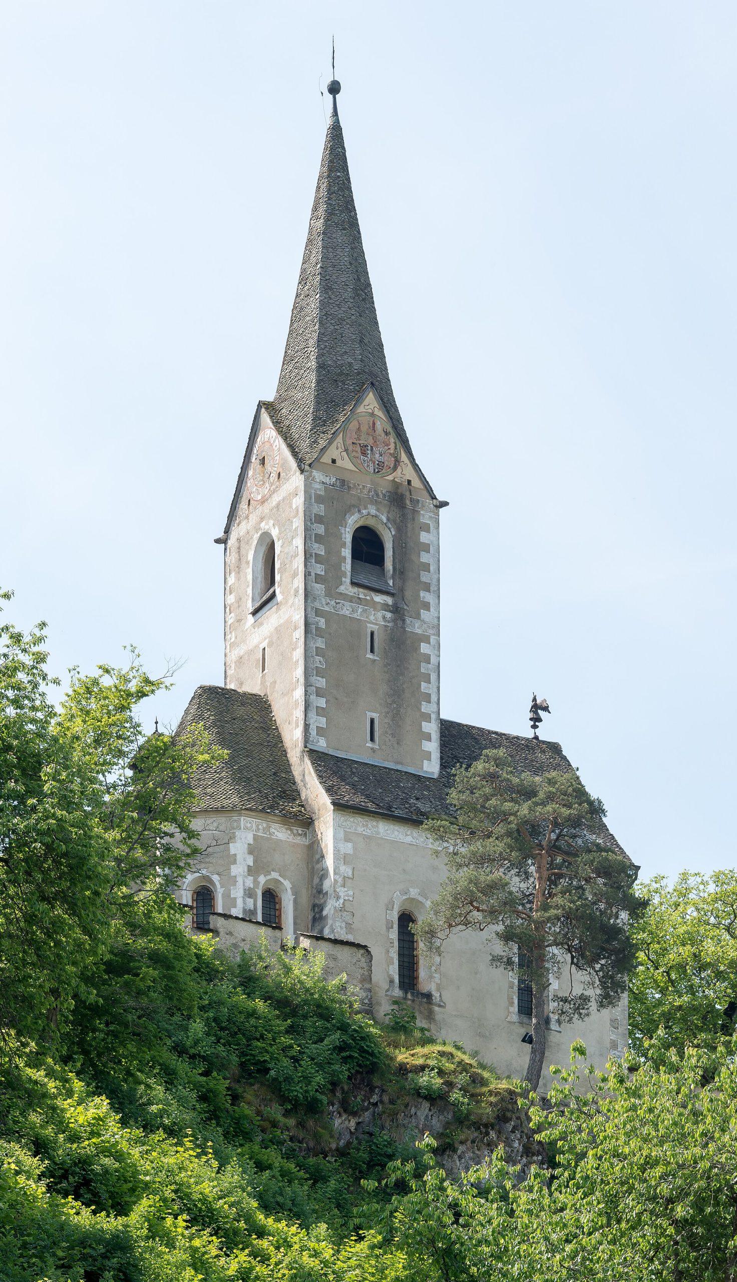 The castle chapel crowns the summit, its interior richly decorated and still used for weddings.