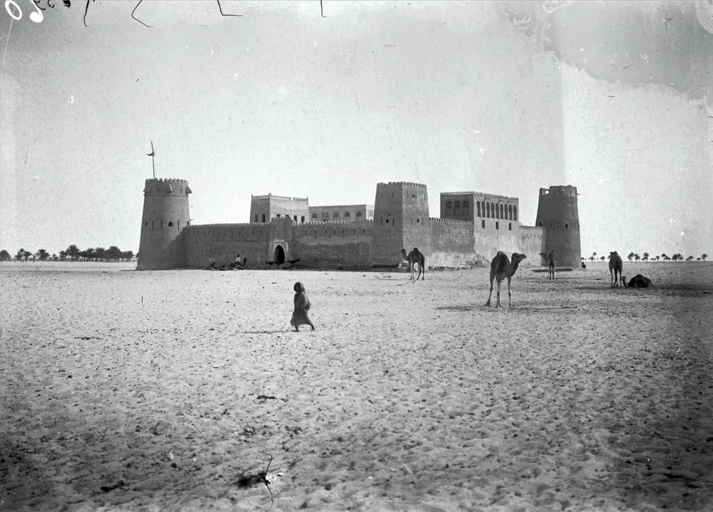 The walls and towers of Qasr Al Hosn