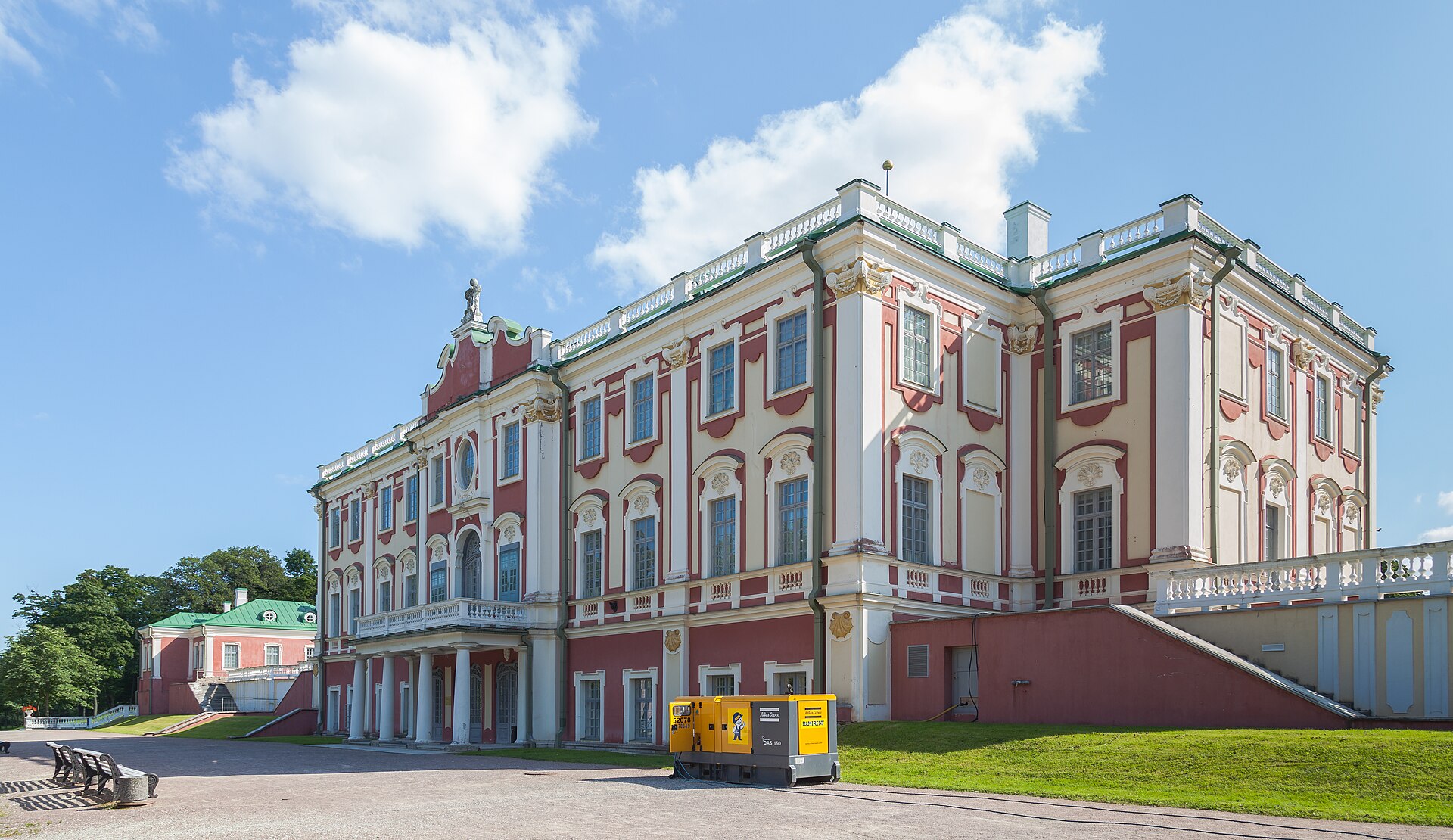 The elegant baroque facade of Kadriorg Palace