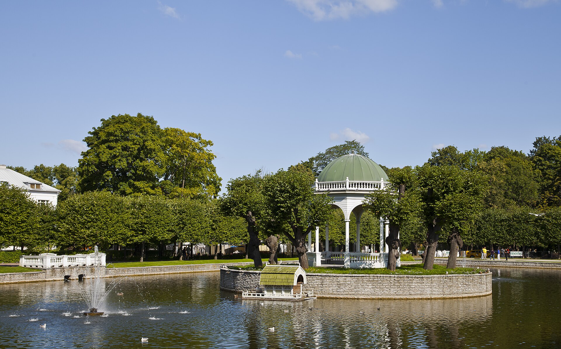 A view within the beautiful Kadriorg park