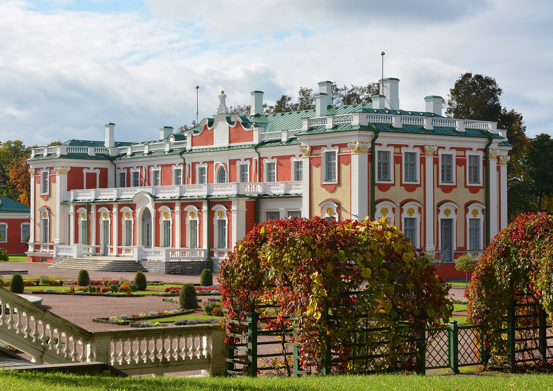 The palace seen across its grounds