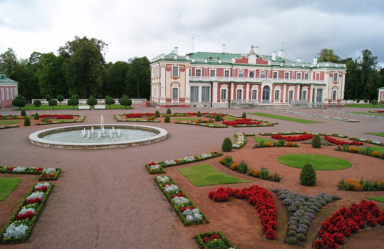 The palace and its formal garden seen together.