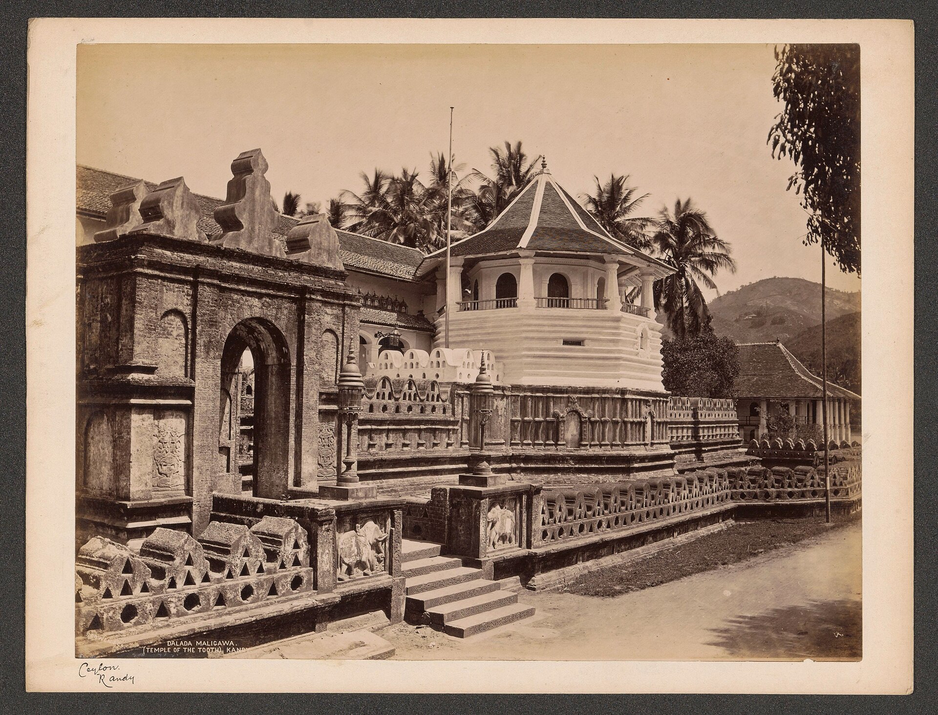 A gateway of the Sri Dalada Maligawa