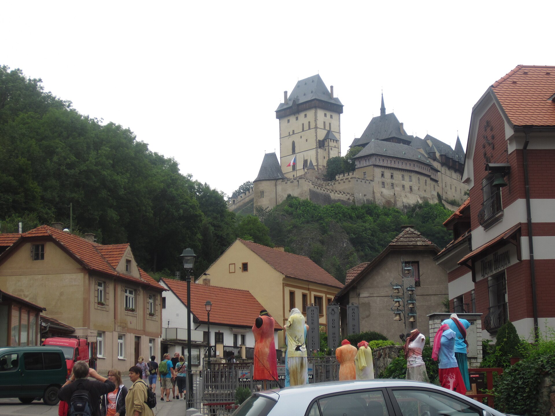 The castle was raised above all to safeguard sacred relics and the crown jewels.
