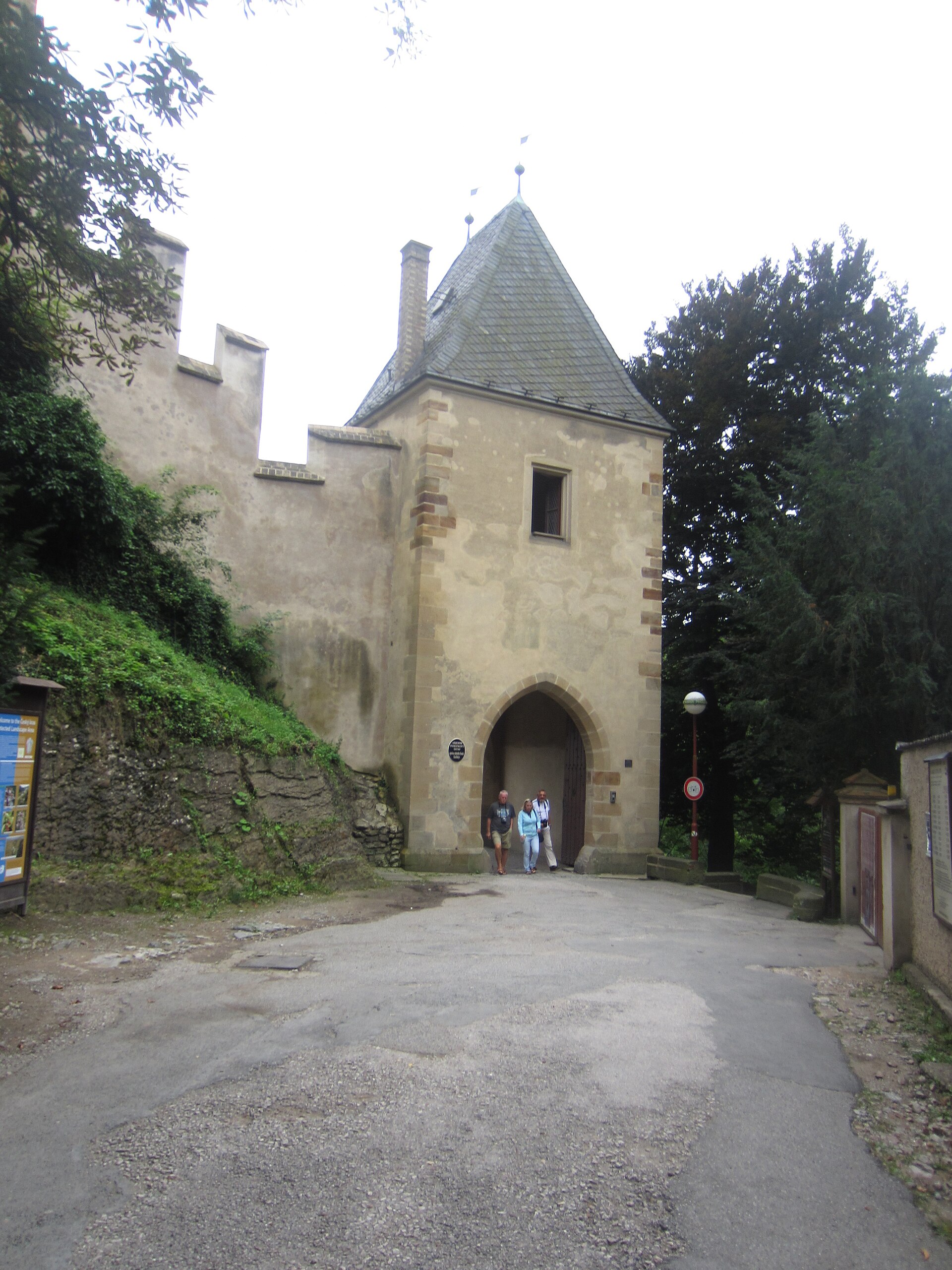 The mighty Great Tower crowns the summit of the castle.