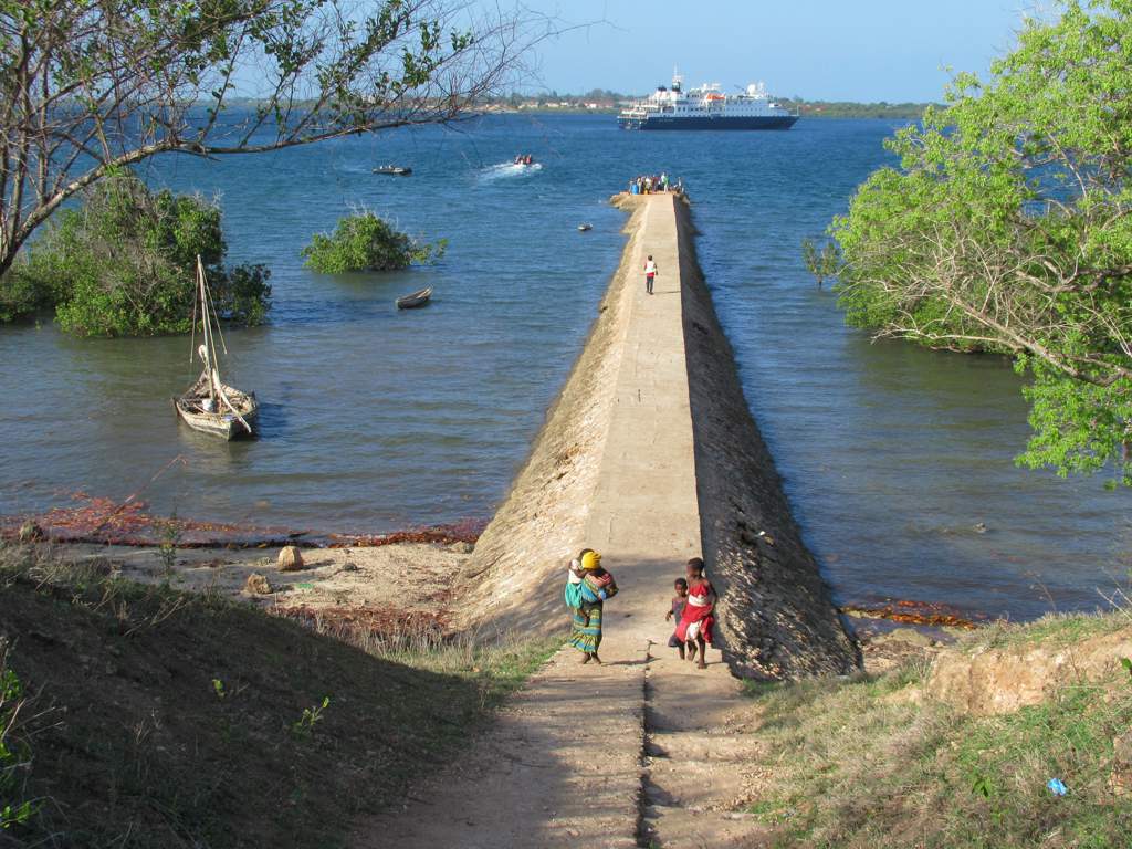 The jetty and shoreline of Kilwa Kisiwani island