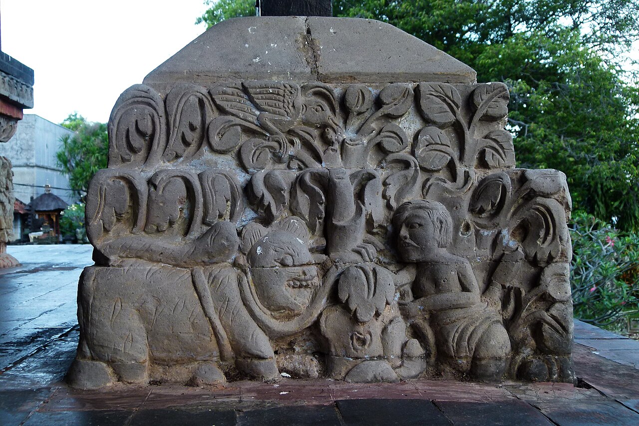 The court of the Dewa Agung, paramount king of Bali