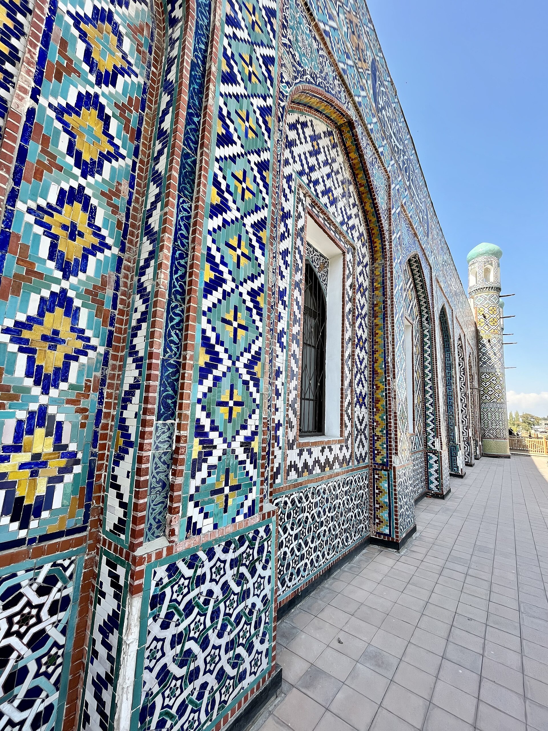 Ornament of the Fergana Valley craft tradition within the palace