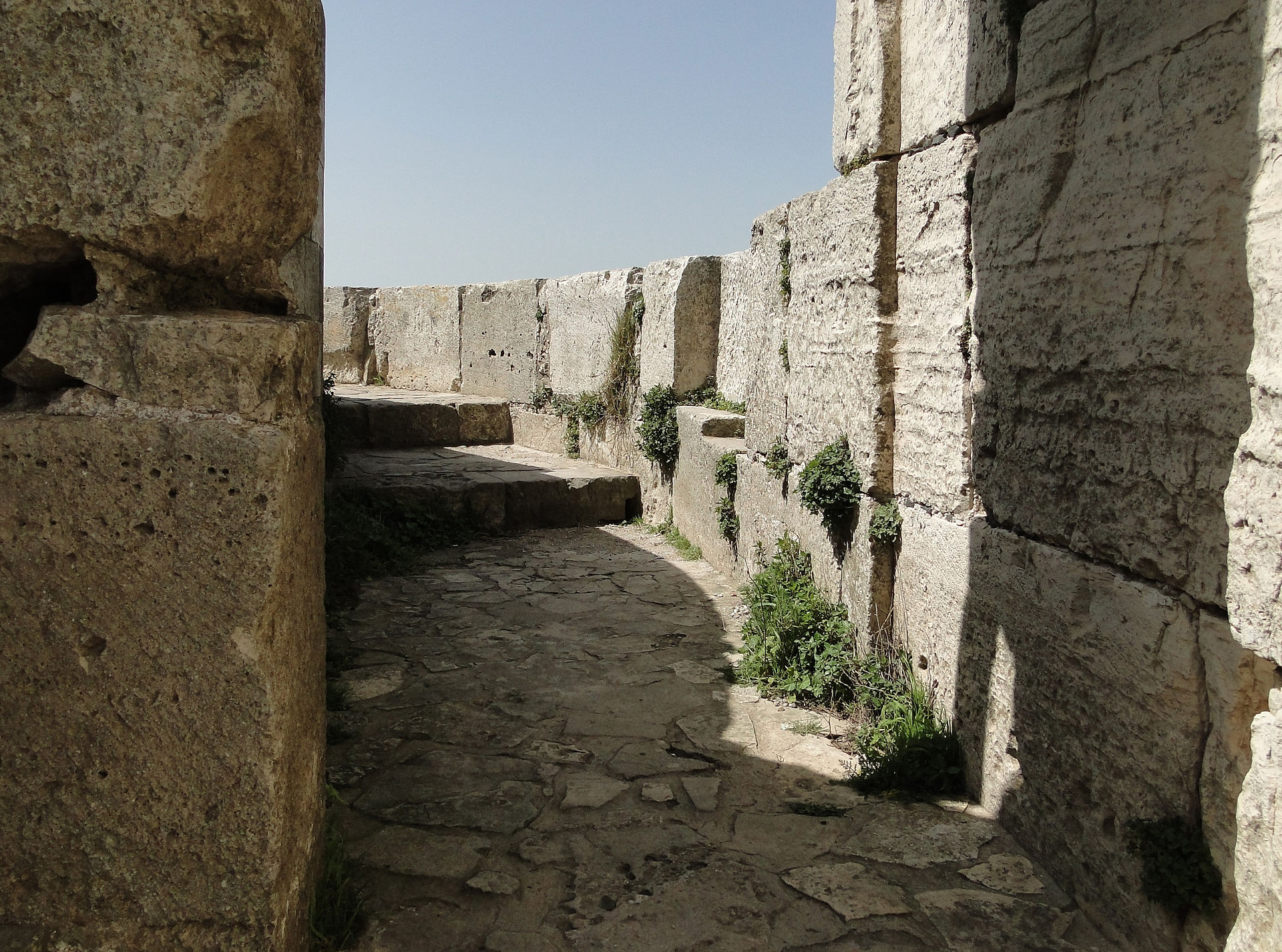 A massive sloping glacis strengthened the great inner walls.