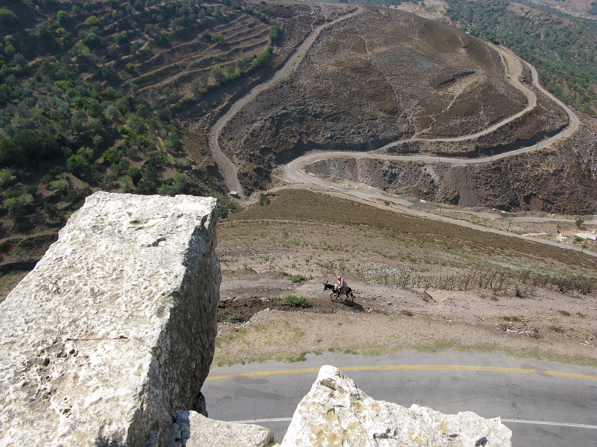 An earlier fortress on the site was known as the Castle of the Kurds.
