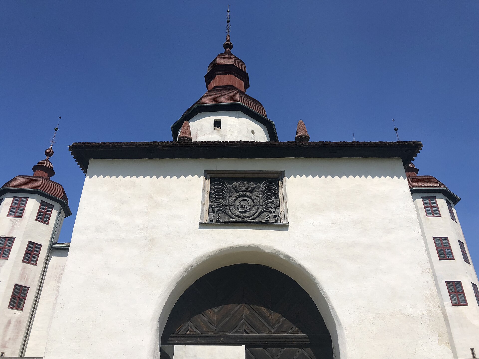 De la Gardie lost Läckö when the crown reclaimed noble estates in the 1680s.