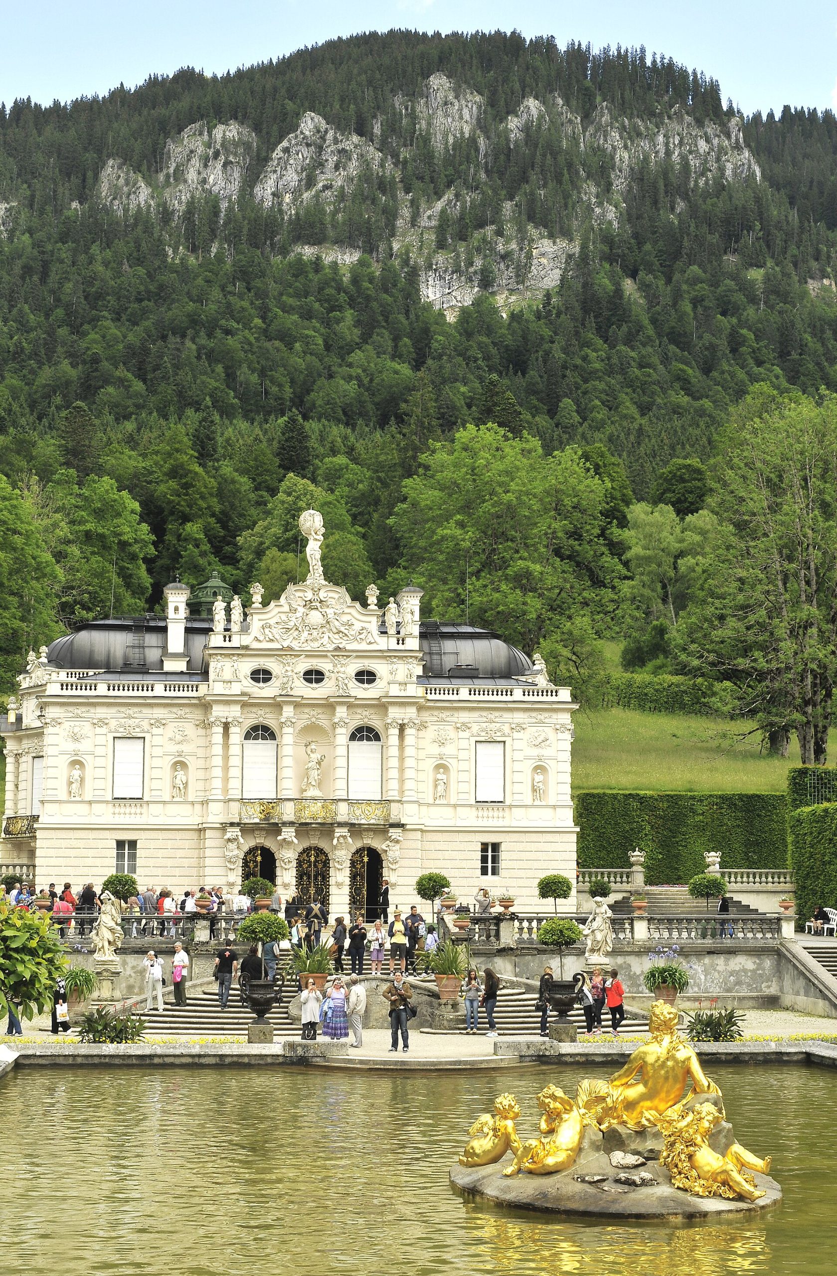 A view of the palace and grounds