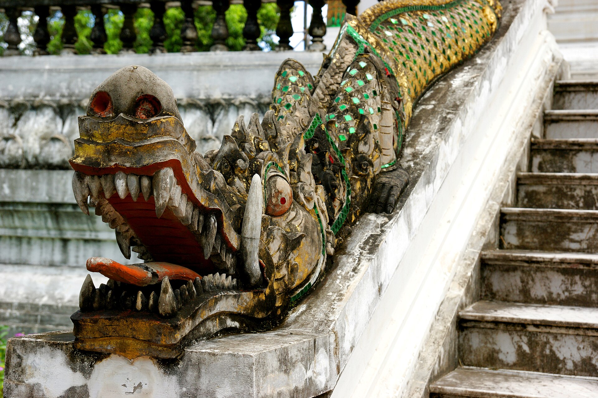 A carved dragon adorning the palace
