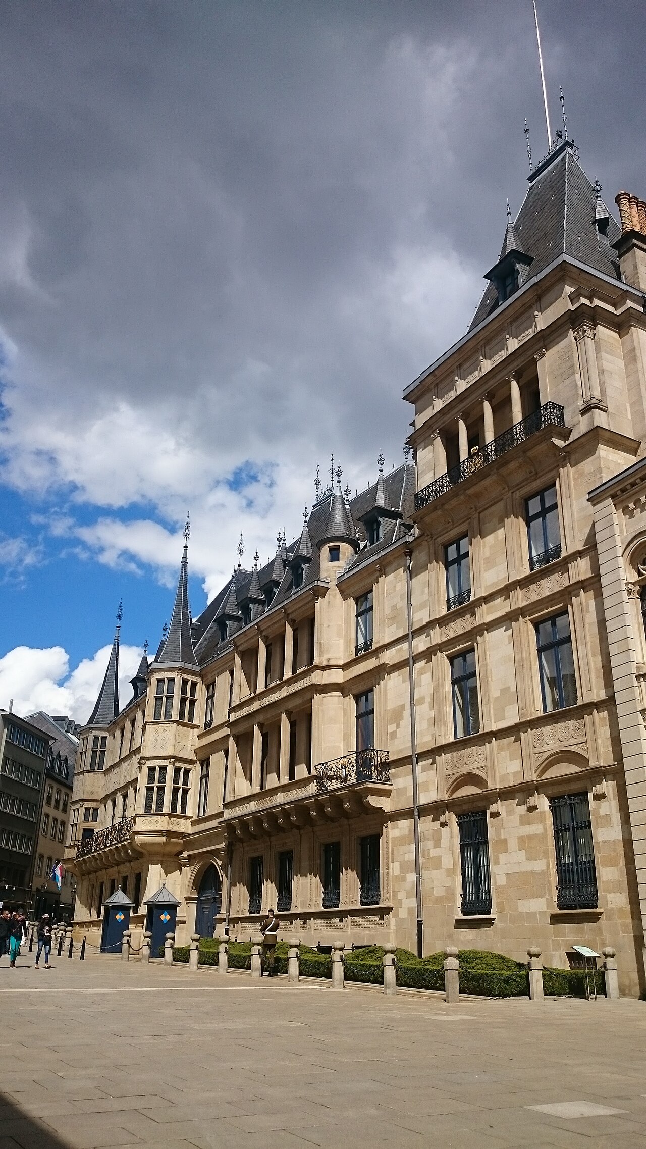 The Grand Ducal Palace and its Renaissance detailing.
