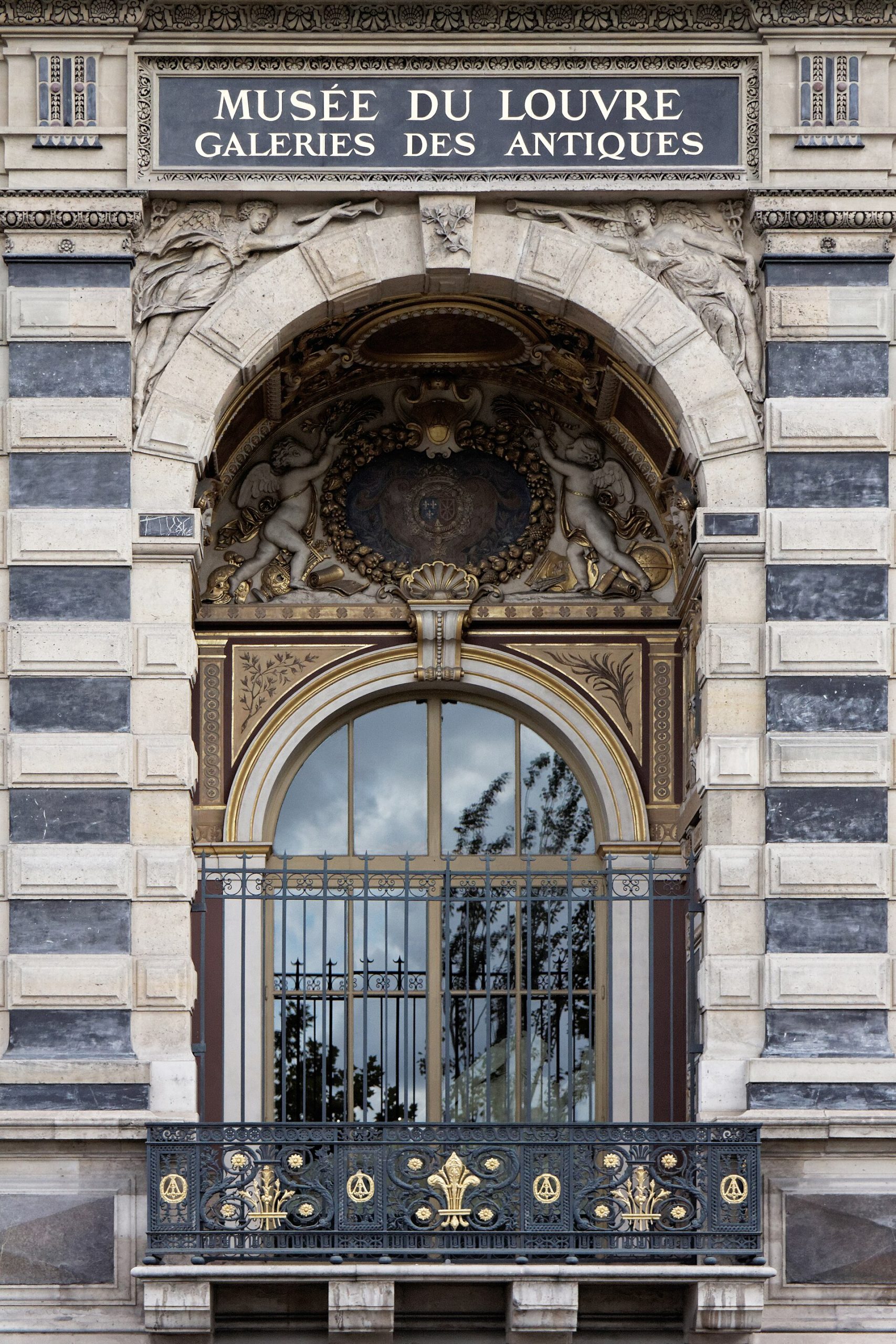 The Gallery of Apollo celebrates the glory of the monarchy