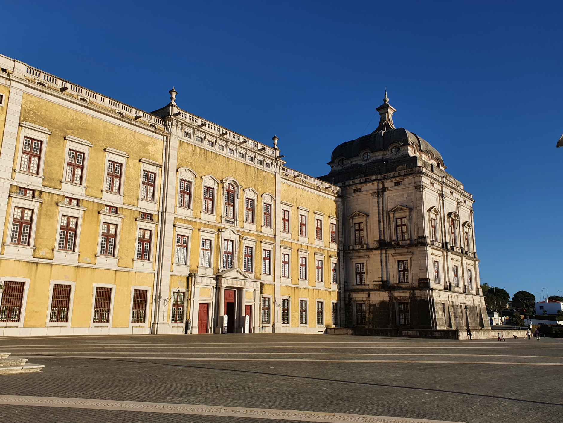 Mafra's western elevation shows the horizontal sweep of the complex.