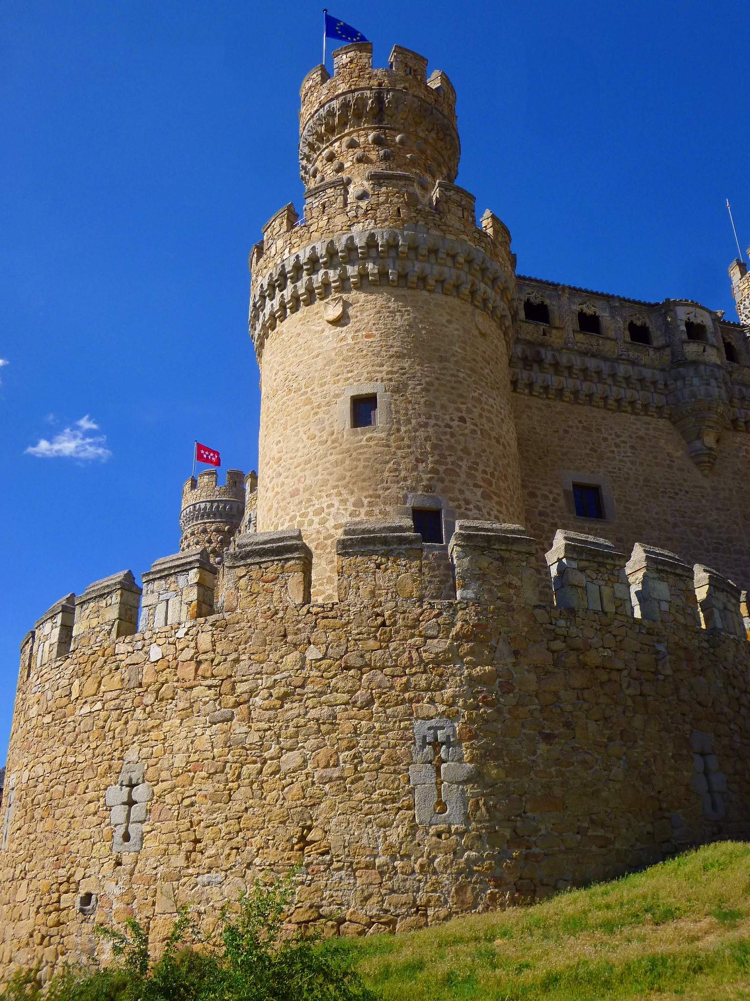 The decoration blends late-Gothic forms with the geometric art of Moorish Spain.