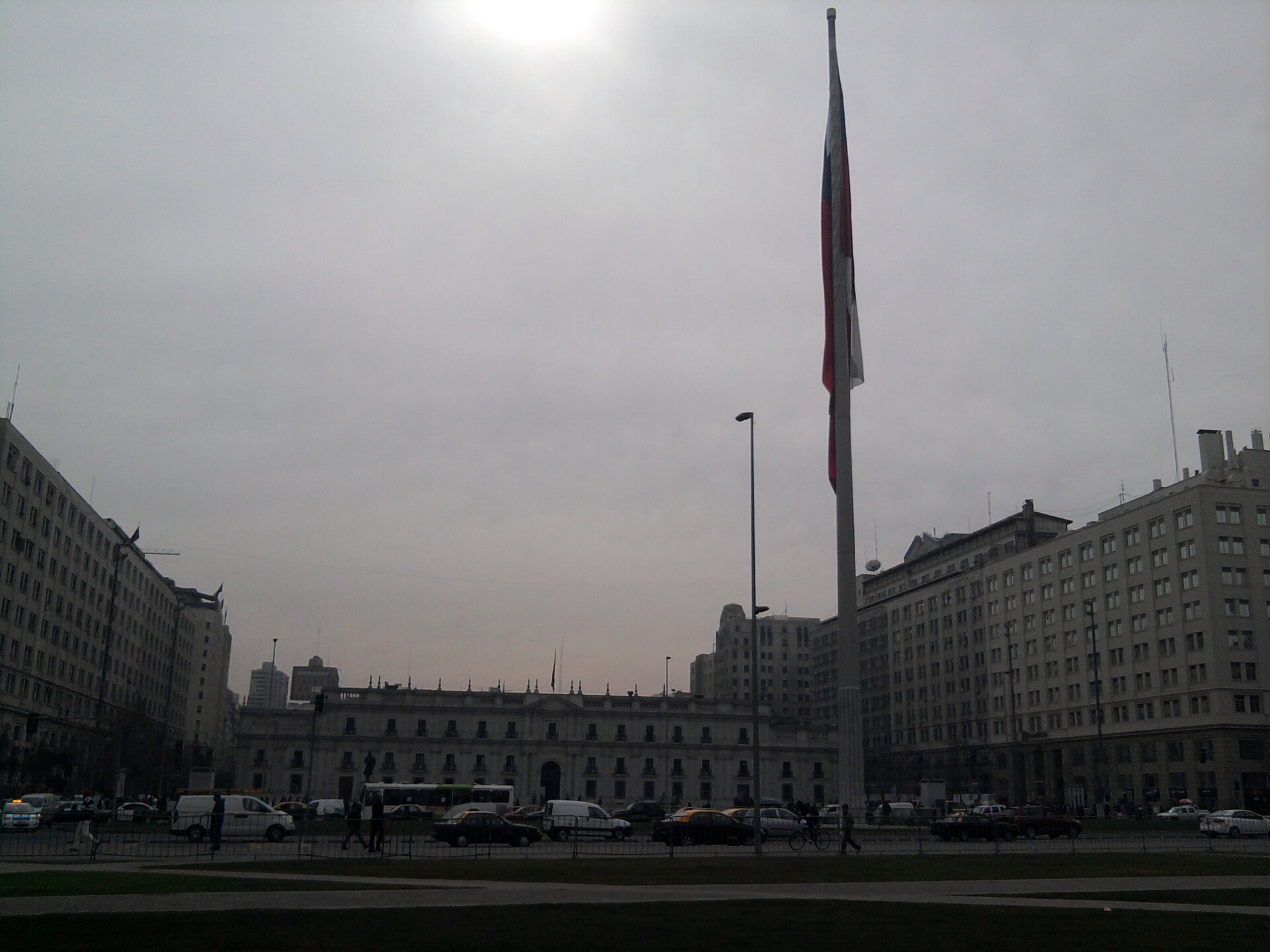 La Moneda with the national flag